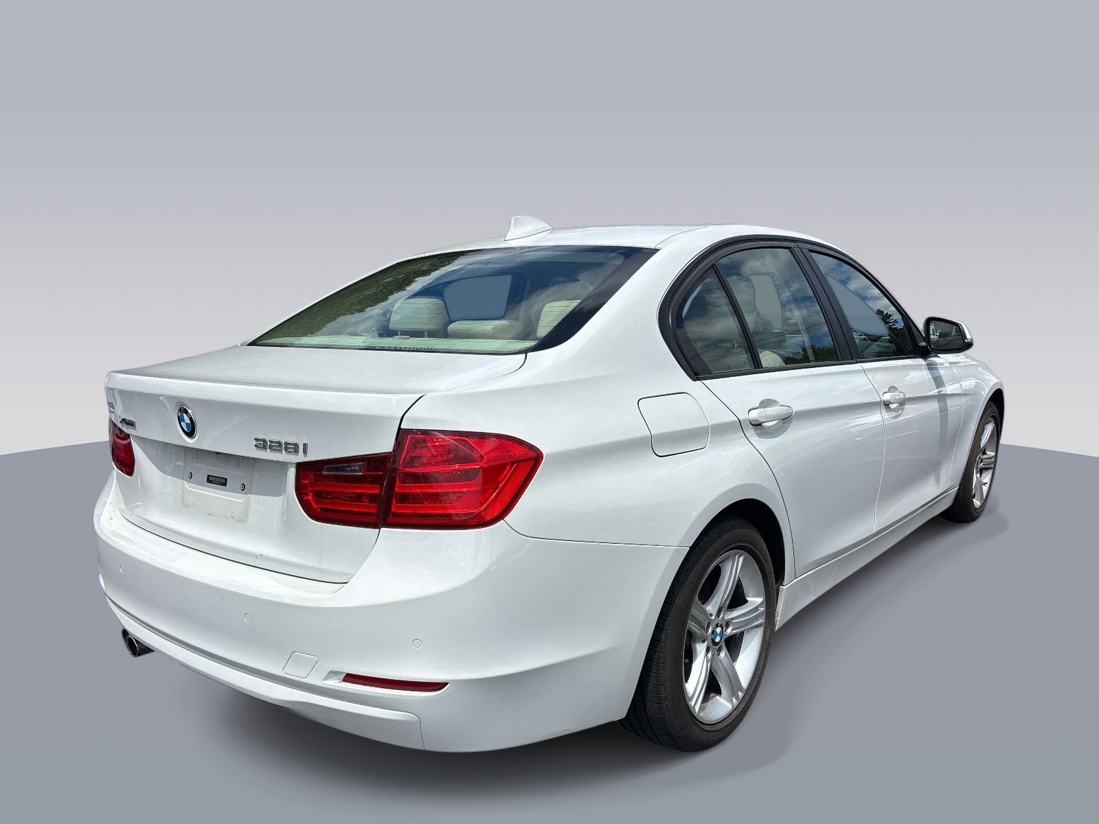 Used 2014 BMW 328i xDrive Sedan AWD/4WD image 3