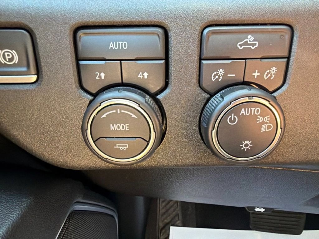 Certified 2022 Chevrolet Silverado 1500 LT AWD/4WD image 17