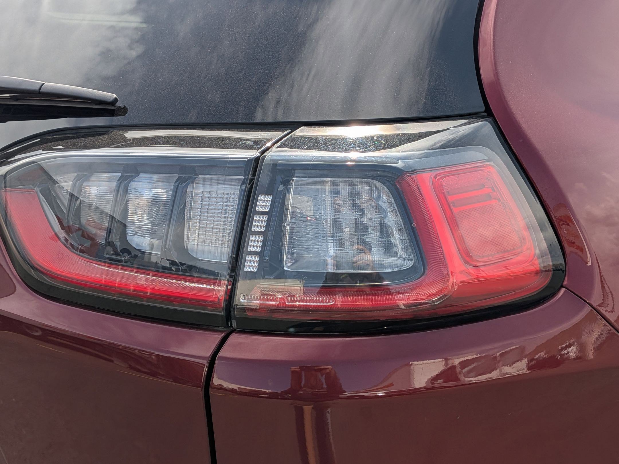 Used 2021 Jeep Cherokee Trailhawk image 12