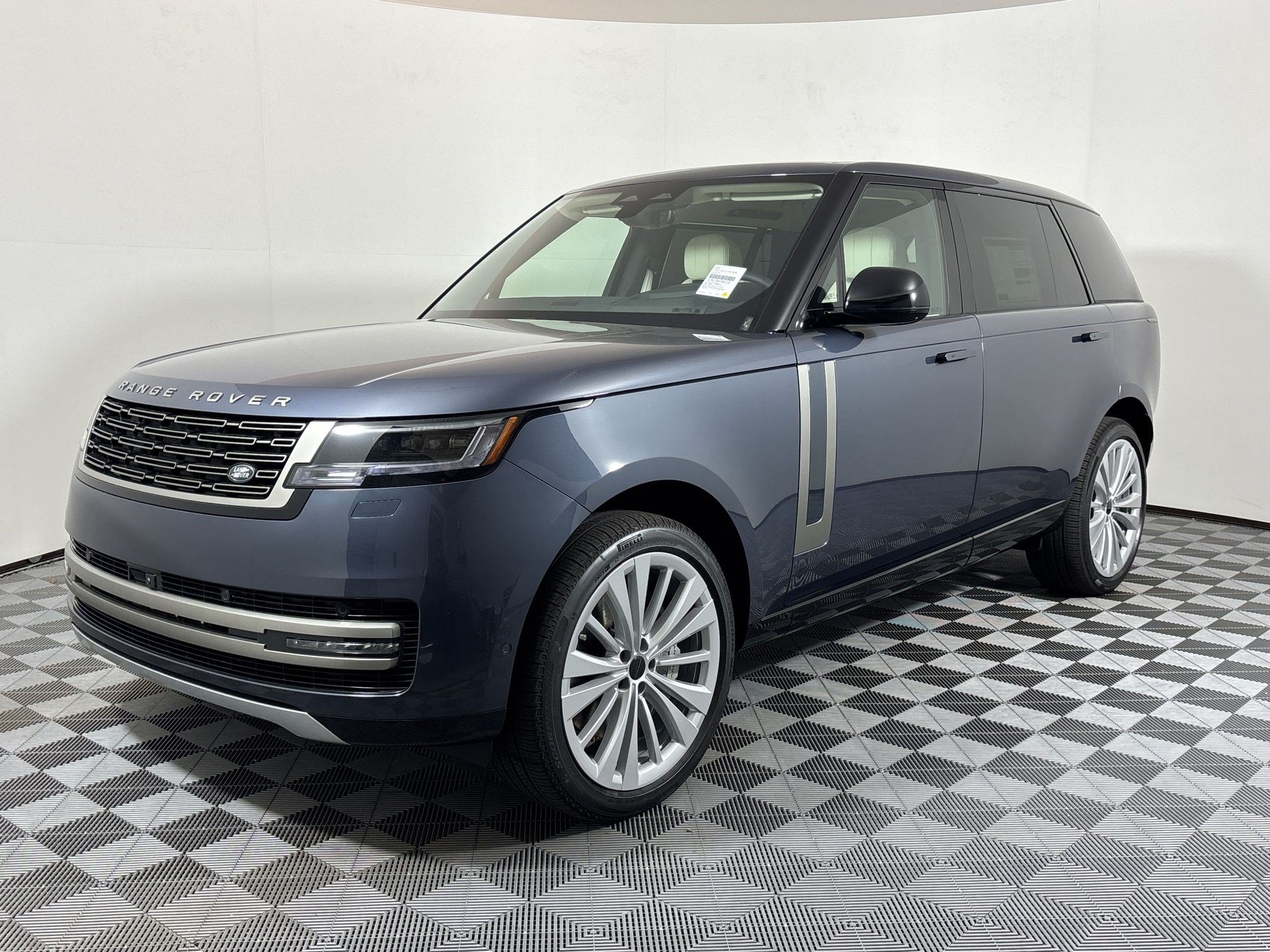 New 2026 Land Rover Range Rover Long Wheelbase SE AWD/4WD image 1