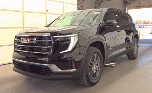 Used 2025 GMC Acadia Elevation image 2