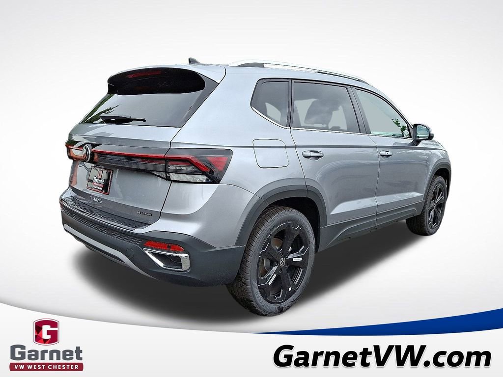 New 2025 Volkswagen Taos SEL image 4