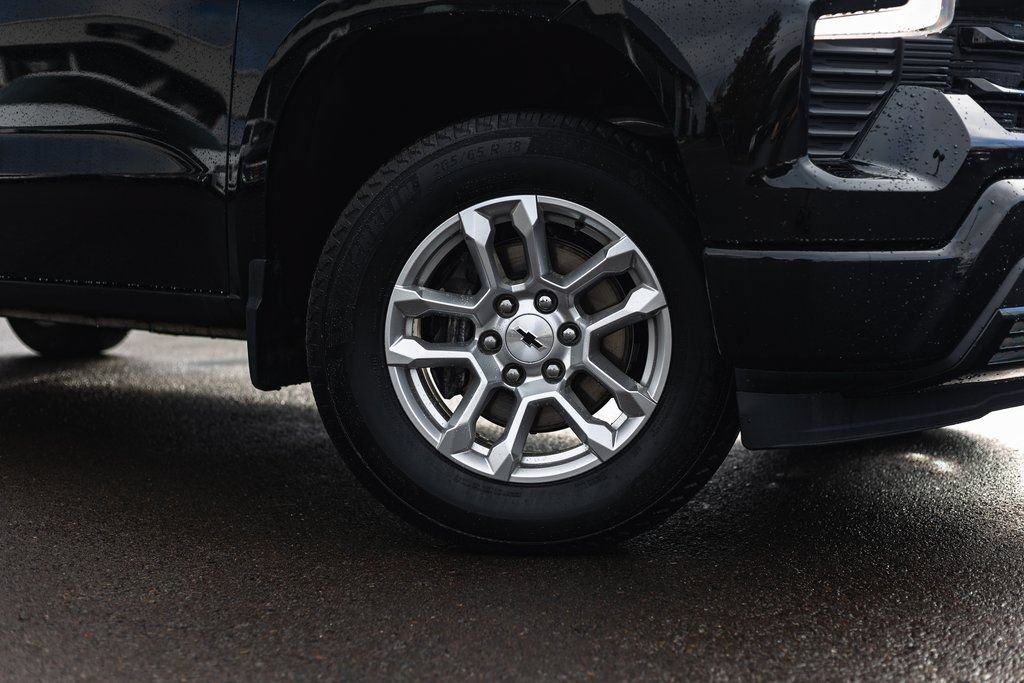 Used 2024 Chevrolet Silverado 1500 RST AWD/4WD image 4