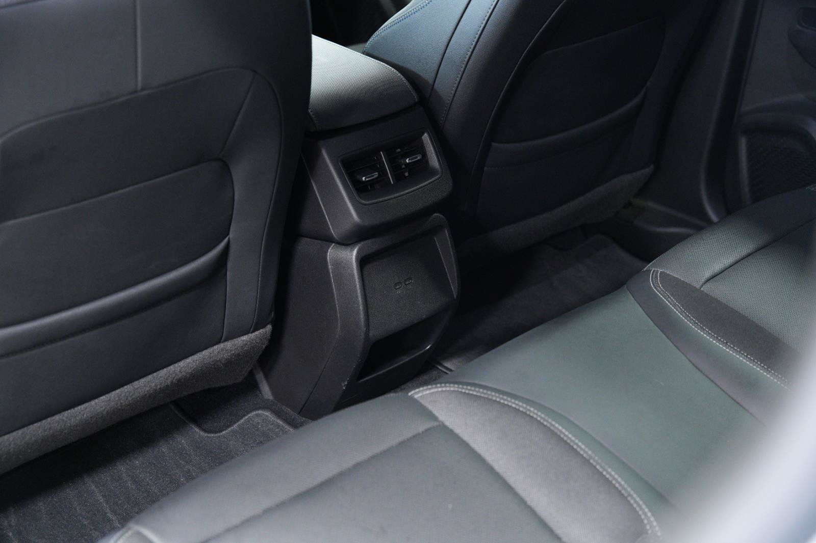 Used 2024 Chevrolet Equinox EV LT w/ LPO, Trailering Package FWD image 32