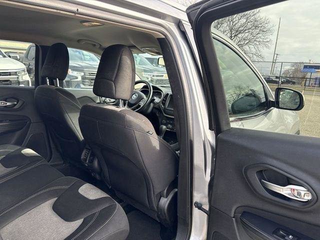 Used 2014 Jeep Cherokee Latitude w/ Comfort/Convenience Group FWD image 20