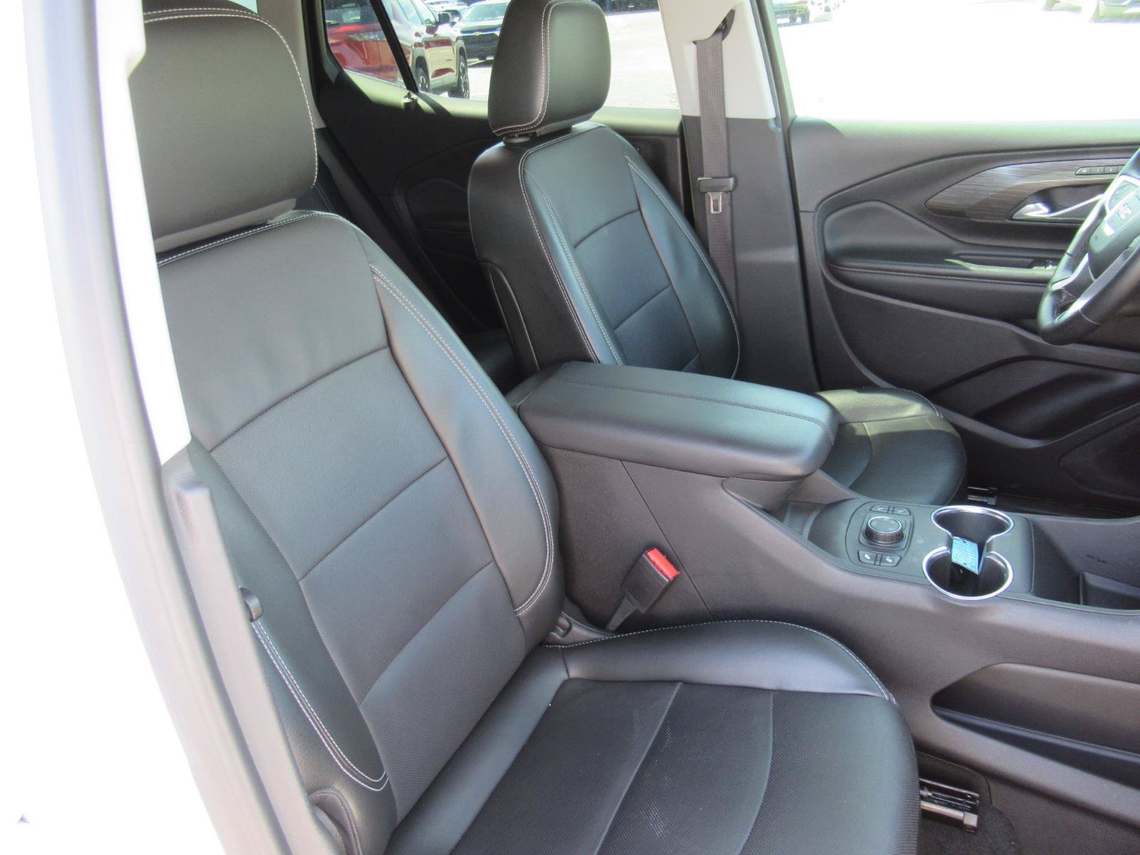 Used 2024 GMC Terrain SLT AWD/4WD image 10