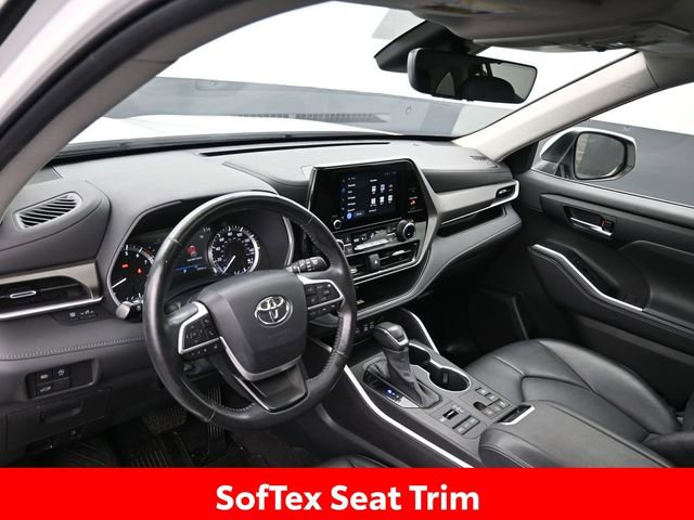 Certified 2023 Toyota Highlander XLE image 15