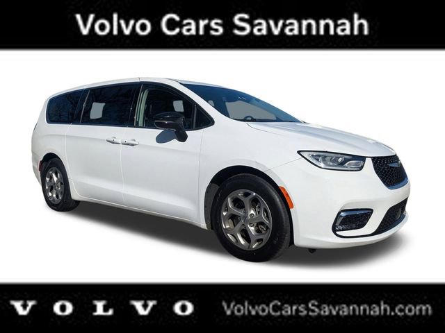 Used 2024 Chrysler Pacifica Limited image 2