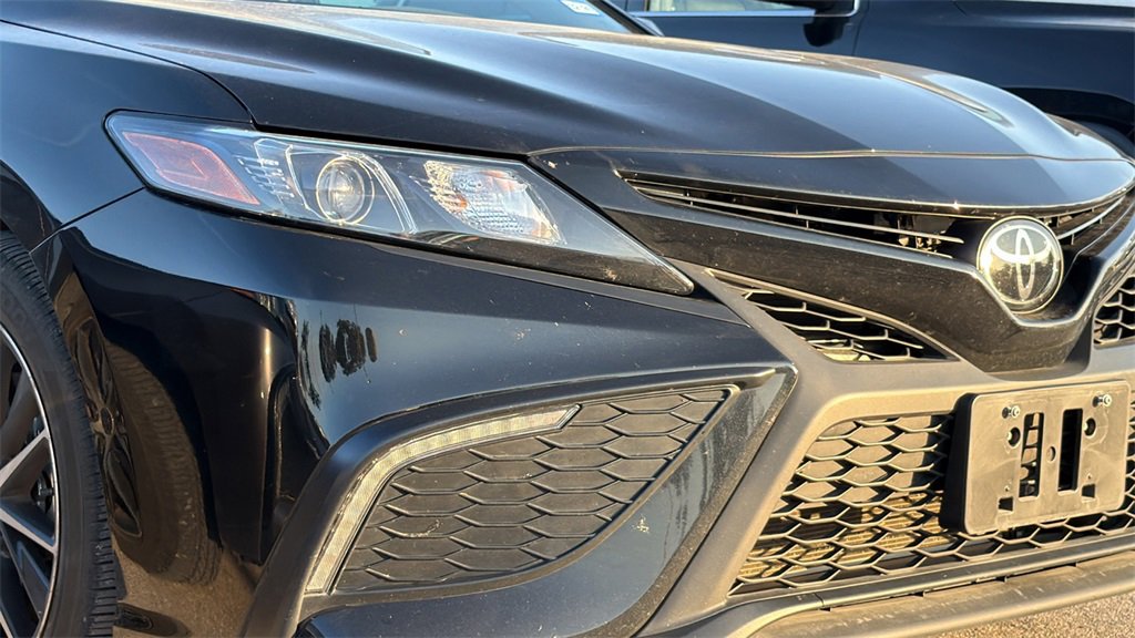 Used 2023 Toyota Camry SE image 13