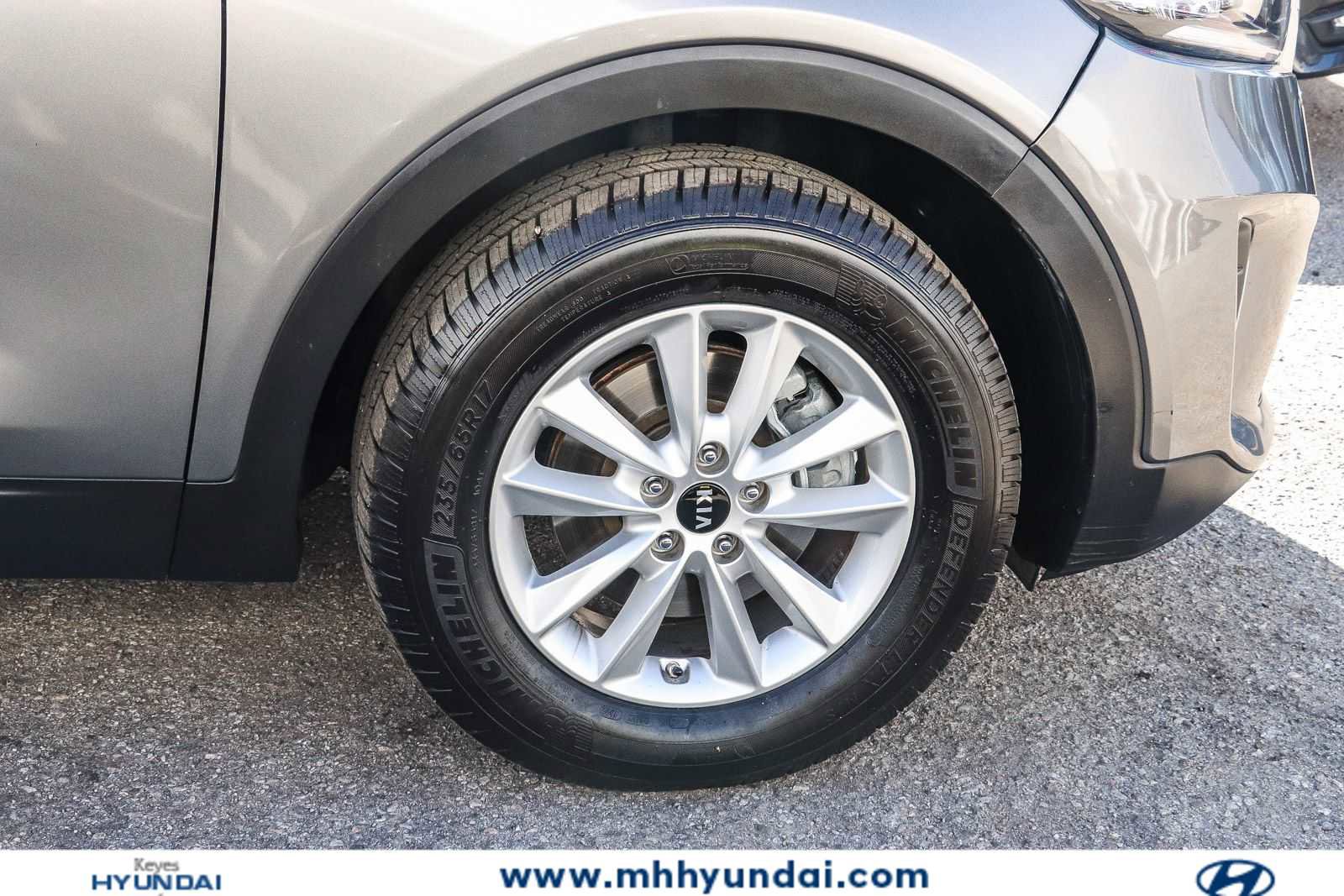 Used 2019 Kia Sorento LX FWD image 9