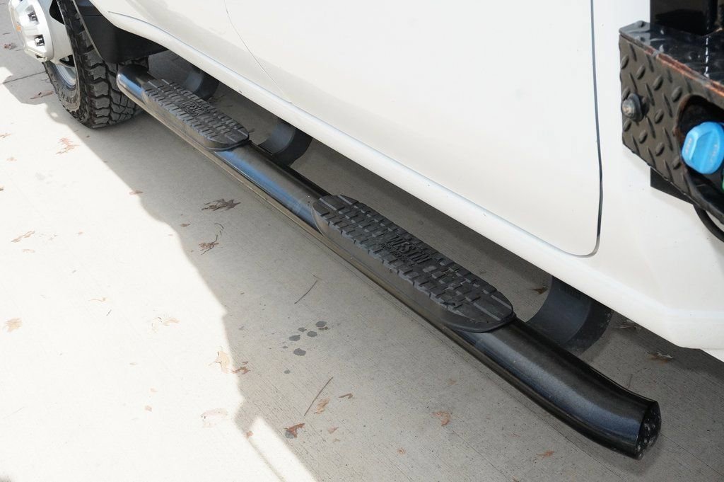 Used 2024 Chevrolet Silverado 3500 W/T image 9