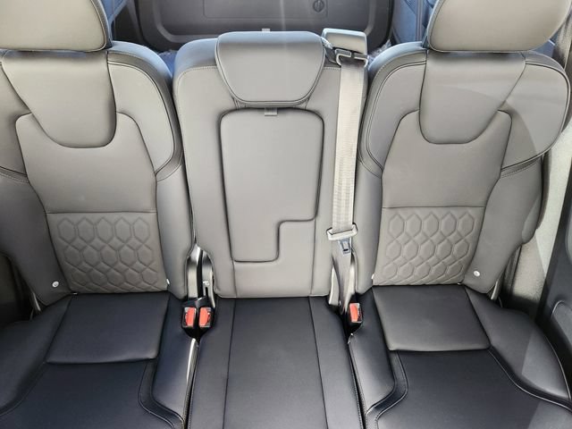 Certified 2025 Volvo XC90 B5 Core w/ Climate Package AWD/4WD image 15