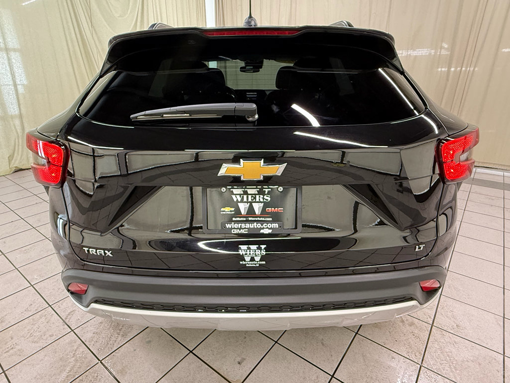 Used 2025 Chevrolet Trax LT w/ LT Convenience Package FWD image 6