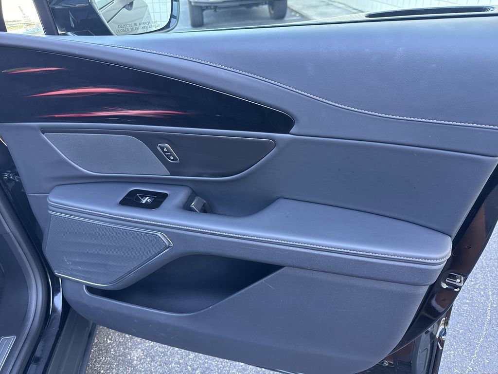 Used 2024 Lincoln Nautilus Reserve w/ Jet Appearance Package (87T) image 14