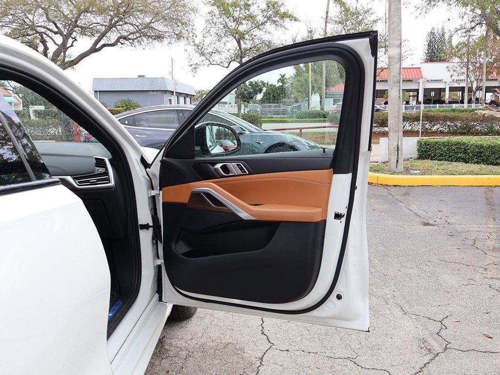 Used 2023 BMW X6 xDrive40i w/ M Sport Package image 26