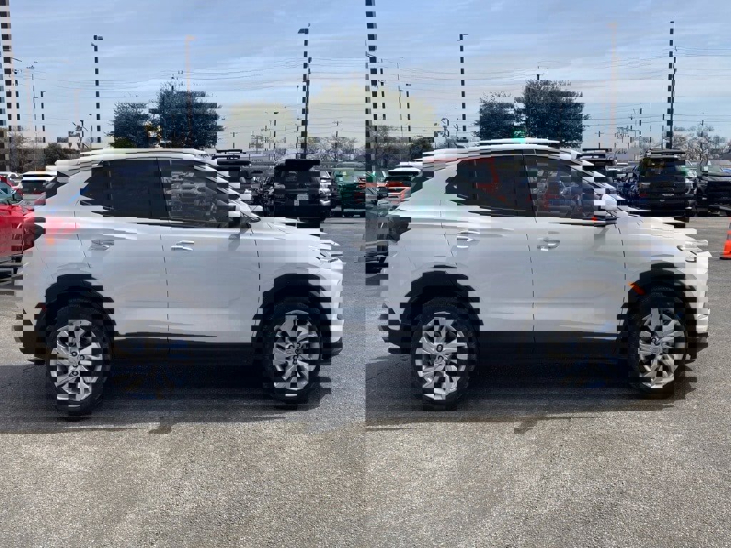 Used 2025 Buick Encore GX Preferred image 3