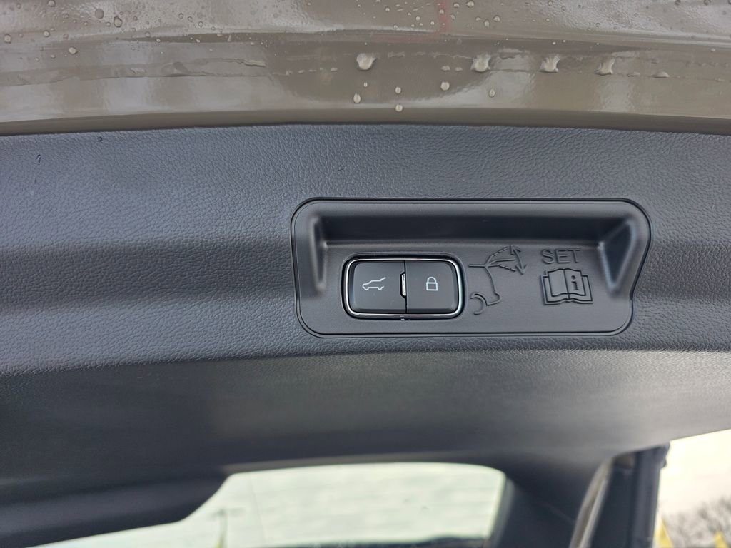 New 2026 Ford Explorer ST-Line w/ ST-Line Street Pack AWD/4WD image 15
