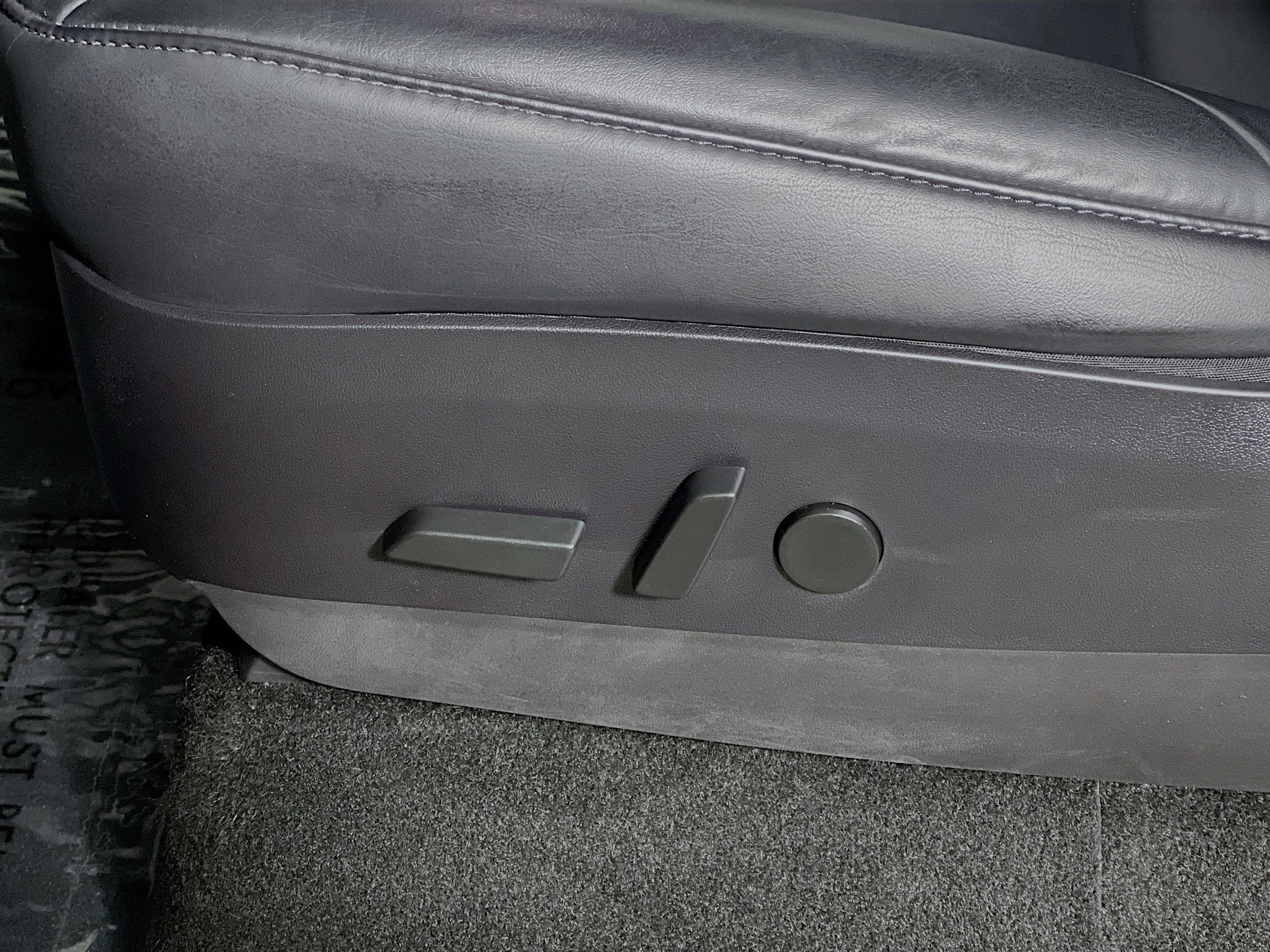 Used 2020 Tesla Model Y Long Range image 16