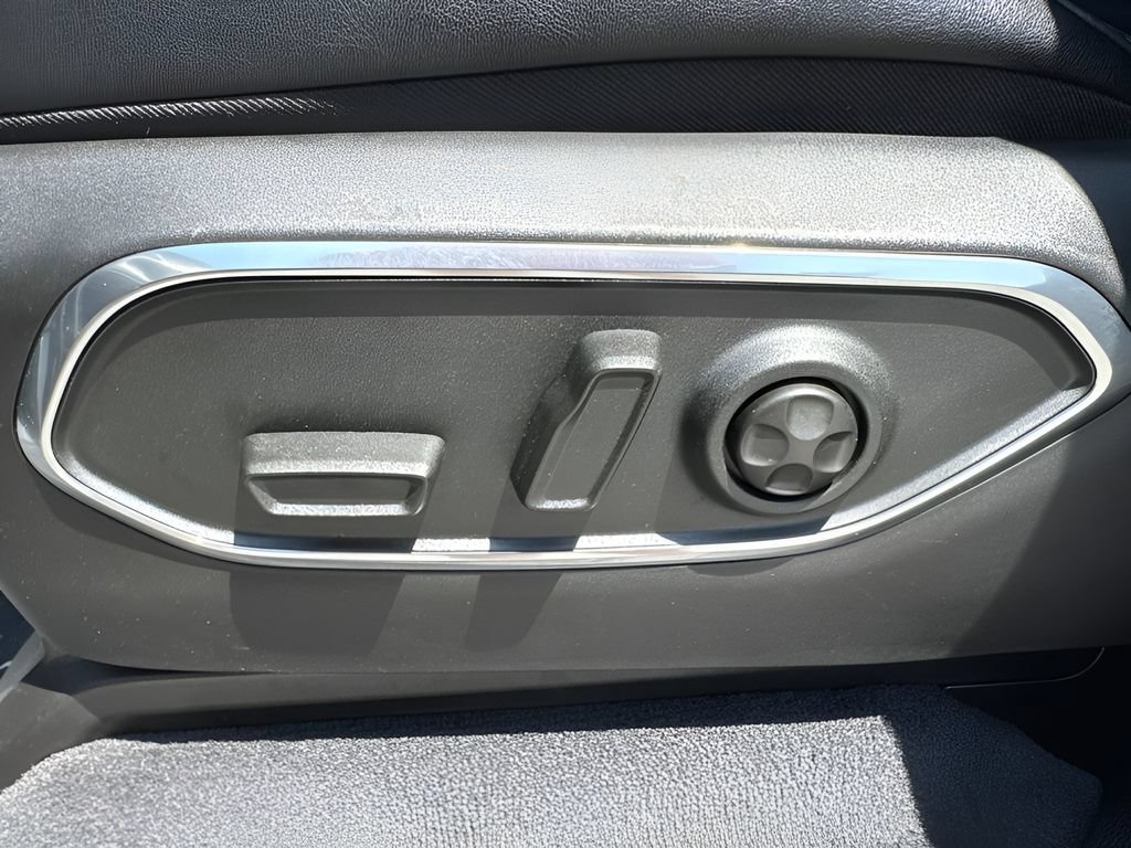 Used 2024 Jeep Wagoneer Series III w/ Premium Group I AWD/4WD image 10