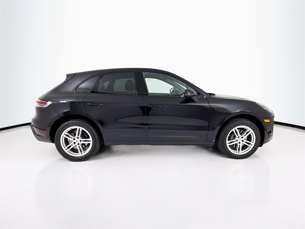 Used 2025 Porsche Macan image 8