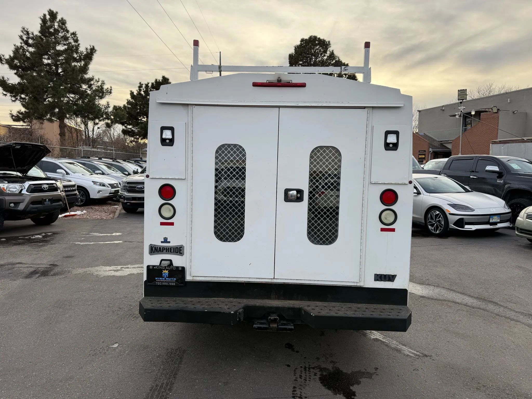 Used 2017 Ford Transit 350 350 HD Cutaway 138 w/ Interior Upgrade Package image 8