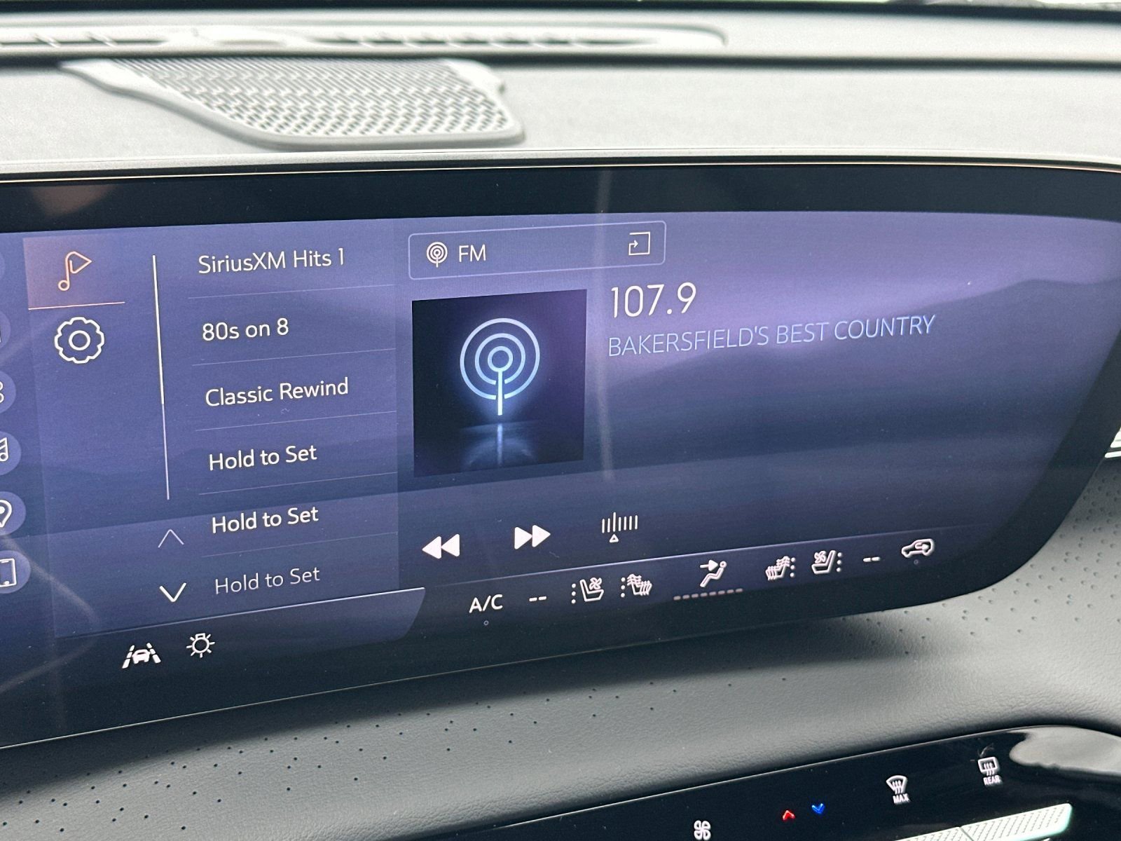 New 2026 Buick Enclave Avenir w/ Super Cruise Package FWD image 19