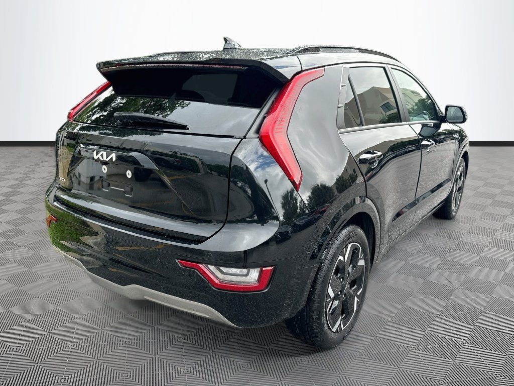 Used 2023 Kia Niro Wave w/ Wave Preserve Package FWD image 6