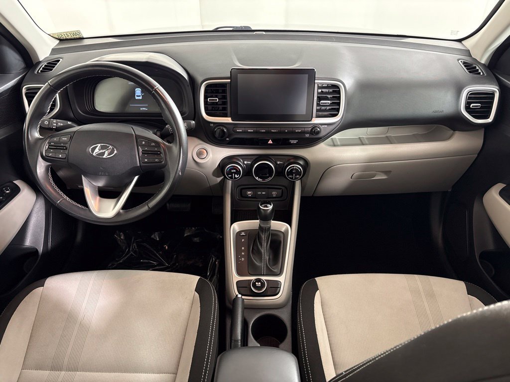 Used 2025 Hyundai Venue SEL FWD image 14
