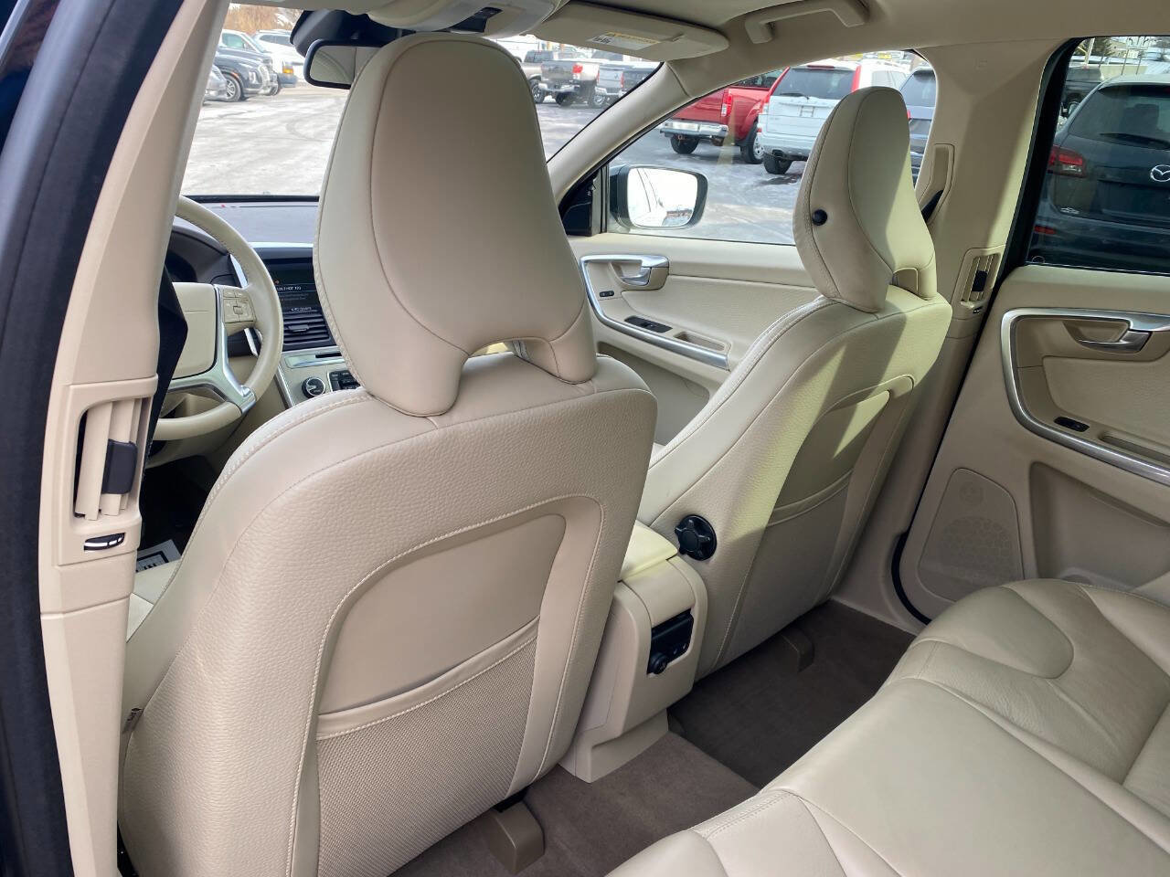 Used 2012 Volvo XC60 T6 AWD/4WD image 22