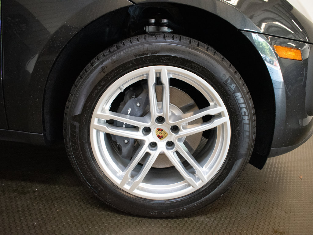 New 2026 Porsche Macan AWD/4WD image 16