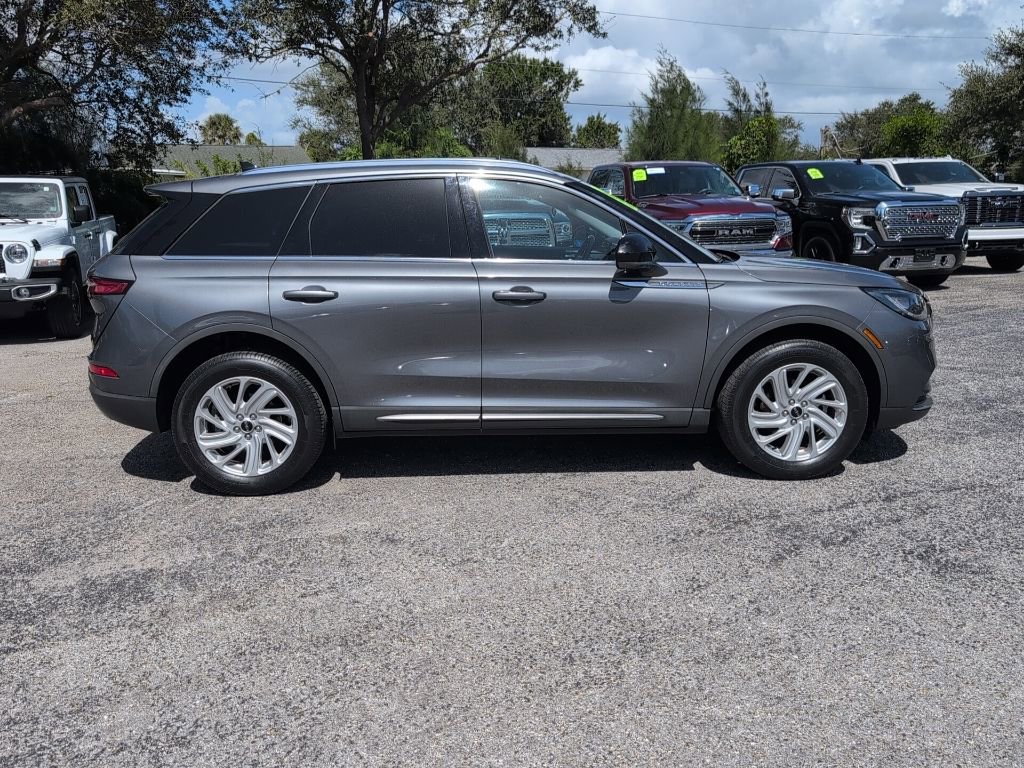 Used 2021 Lincoln Corsair FWD image 2