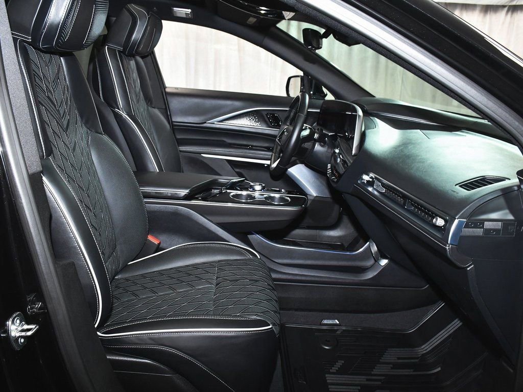 Used 2026 Cadillac Lyriq V image 61
