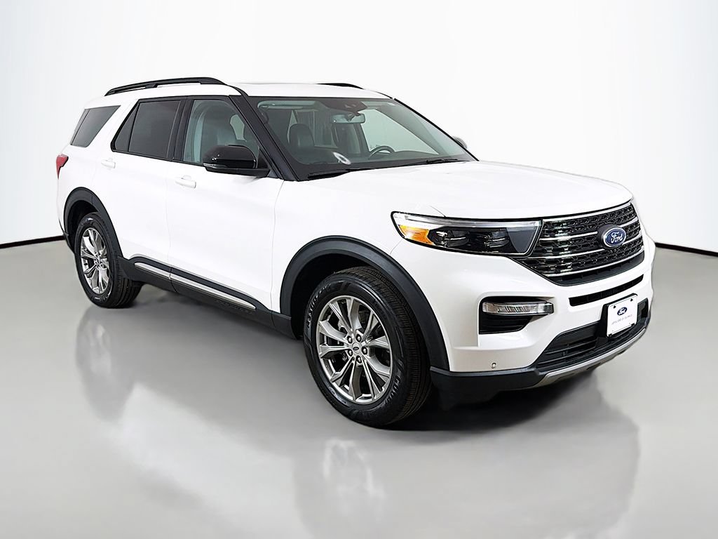 Used 2023 Ford Explorer XLT w/ Equipment Group 202A AWD/4WD image 2