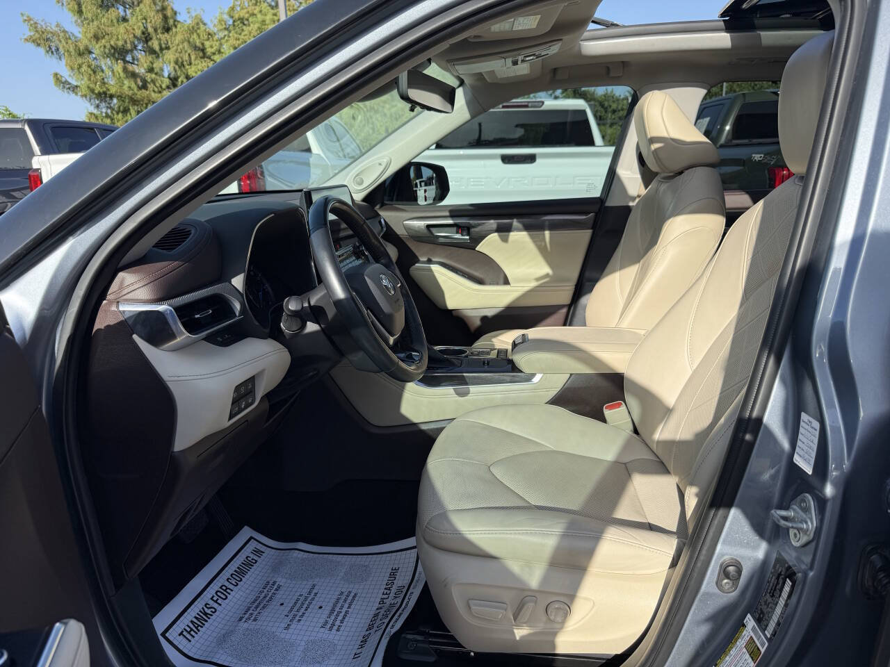 Used 2021 Toyota Highlander Platinum AWD/4WD image 7
