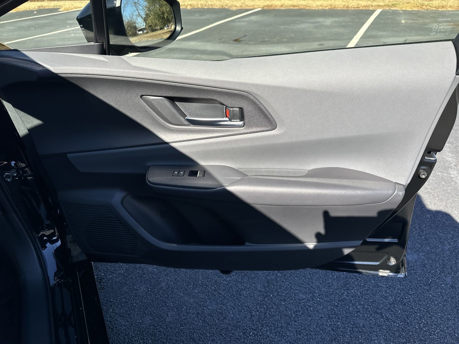 New 2024 Toyota Prius XLE FWD image 34