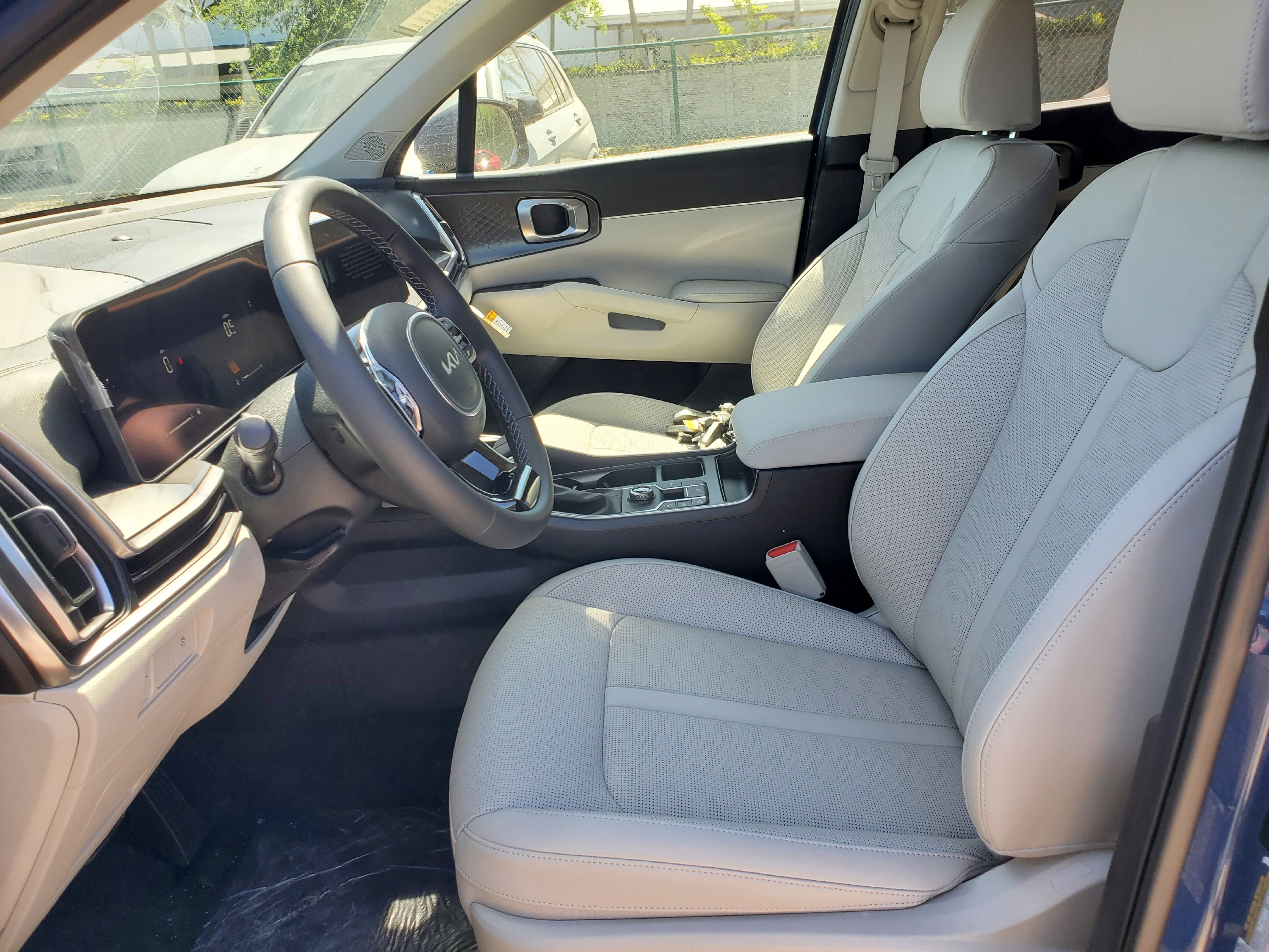 New 2025 Kia Sorento SX image 12