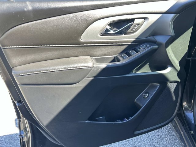 Used 2022 Chevrolet Traverse LT AWD/4WD image 18