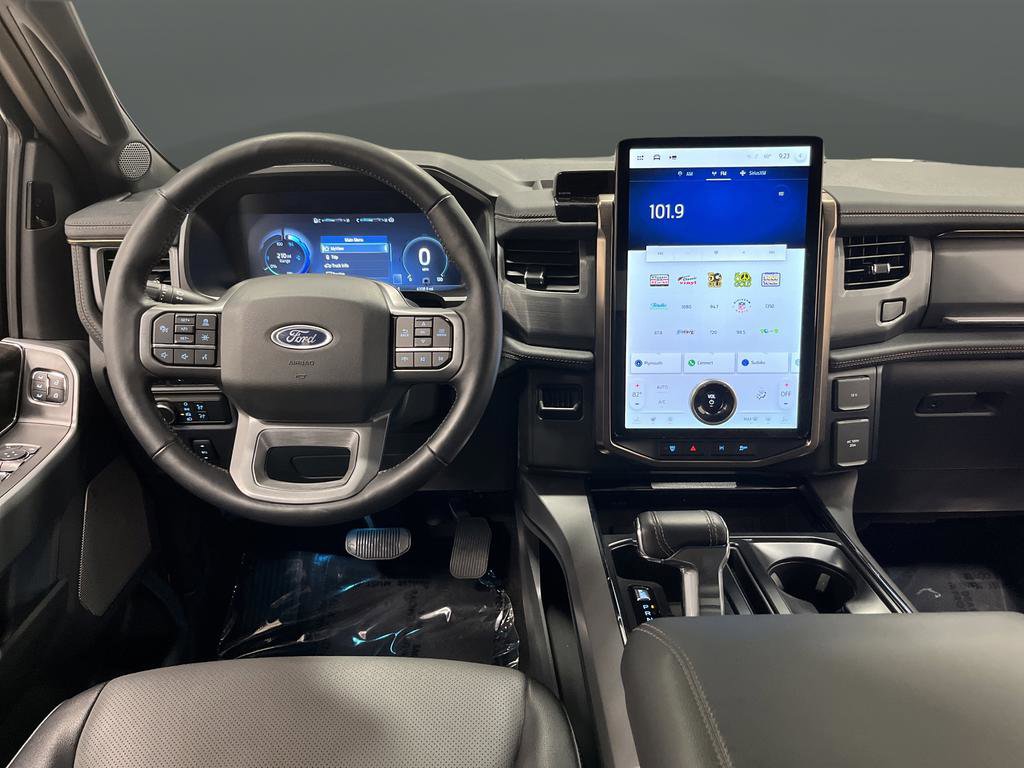 Used 2022 Ford F150 Lightning Lariat image 5