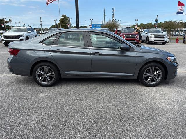 Used 2022 Volkswagen Jetta SE image 7