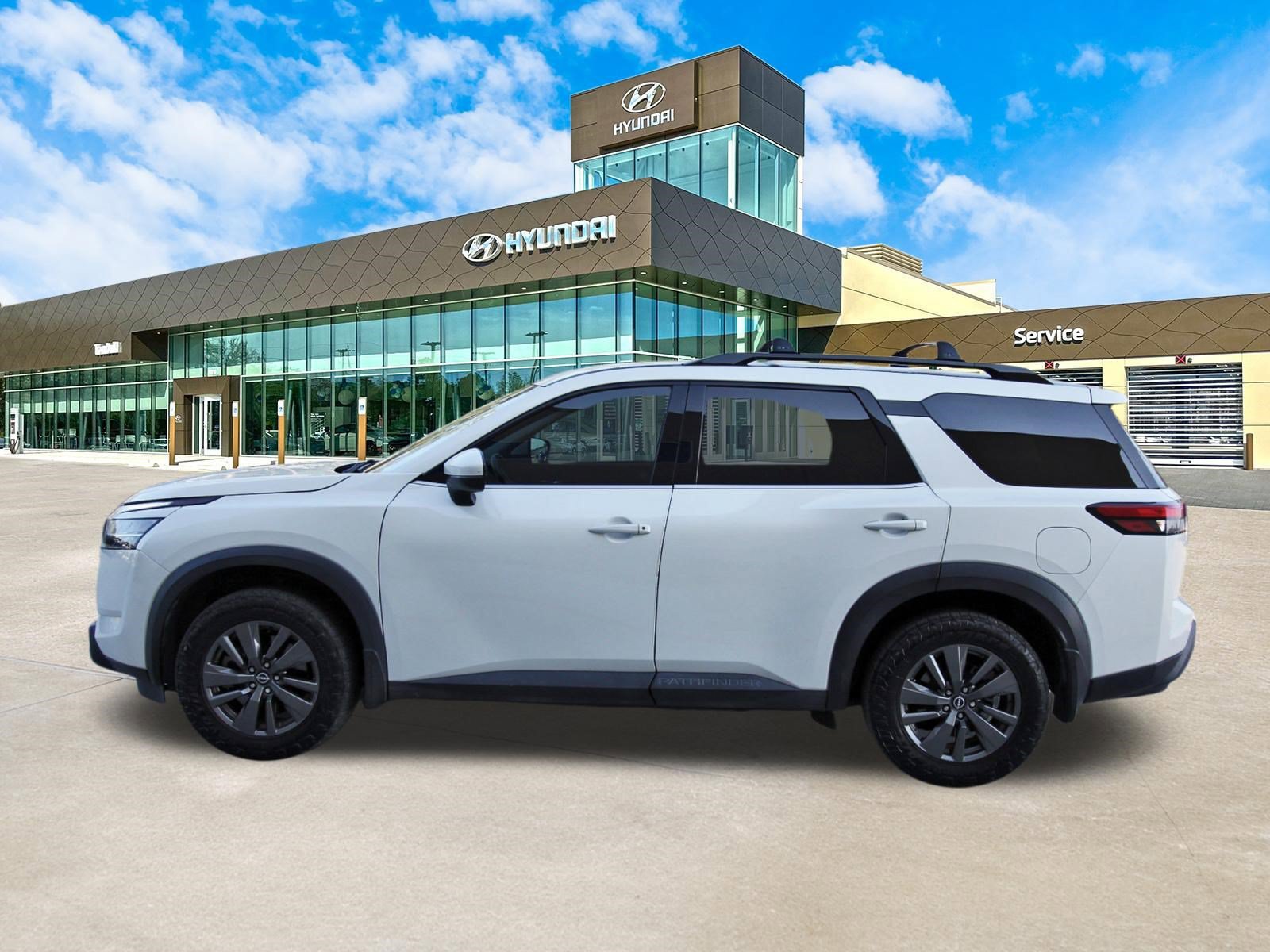 Used 2022 Nissan Pathfinder SV FWD image 9