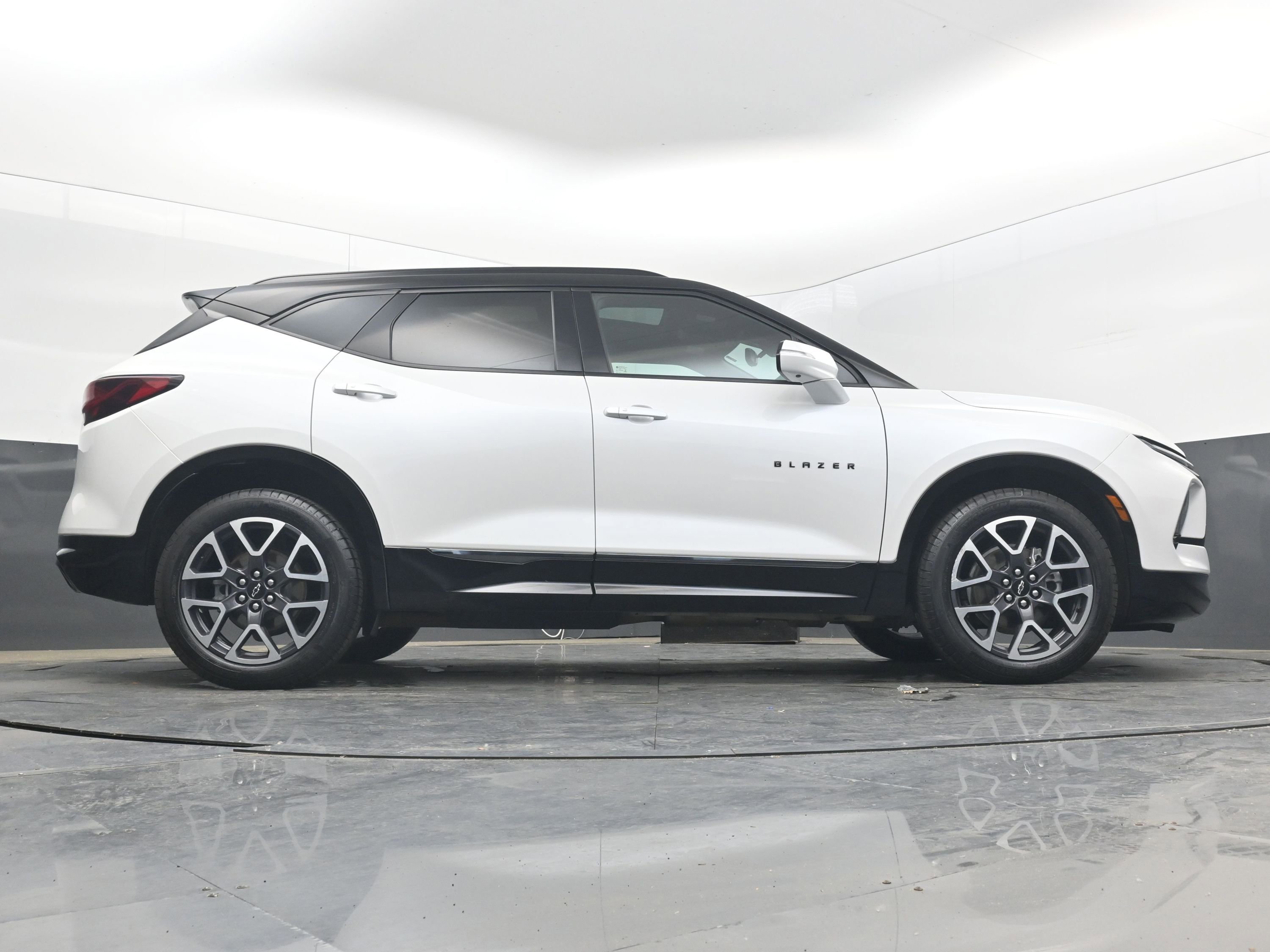 Certified 2023 Chevrolet Blazer RS w/ Driver Confidence II Package AWD/4WD image 35