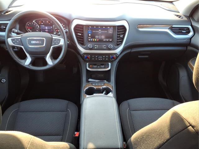 Used 2023 GMC Acadia SLE image 11