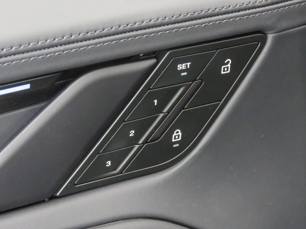 New 2026 Porsche Cayenne Turbo AWD/4WD image 38