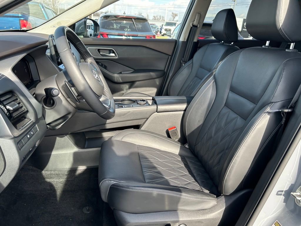 Used 2023 Nissan Rogue Platinum w/ Platinum Premium Package image 23