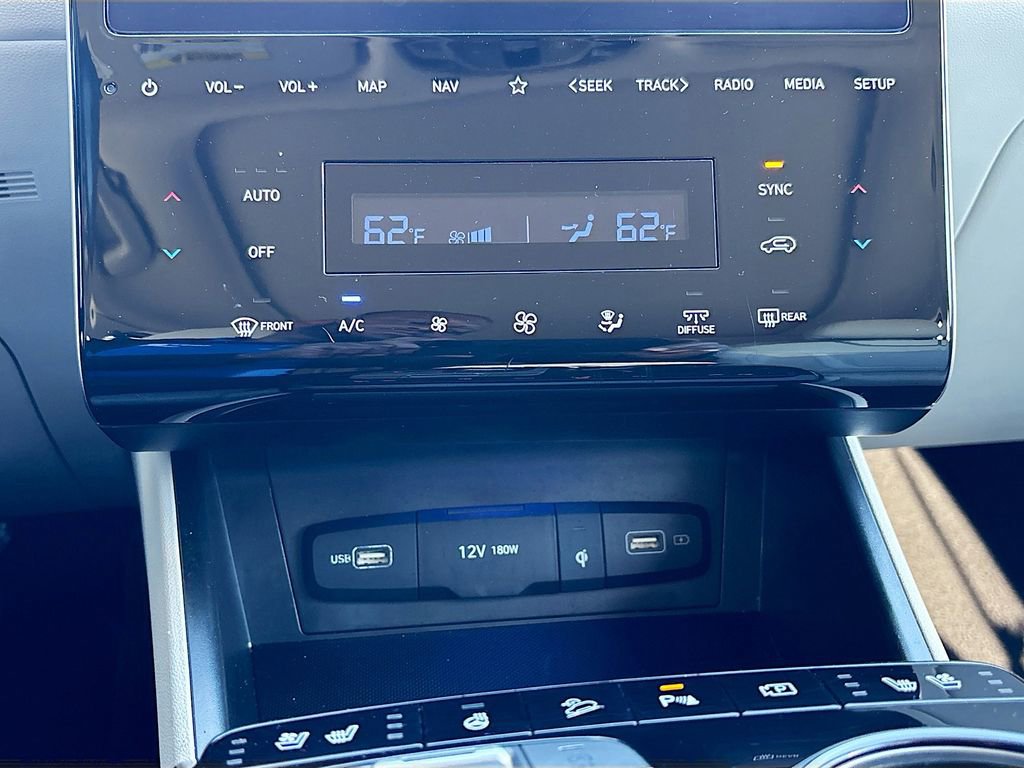 Used 2024 Hyundai Tucson Limited image 16