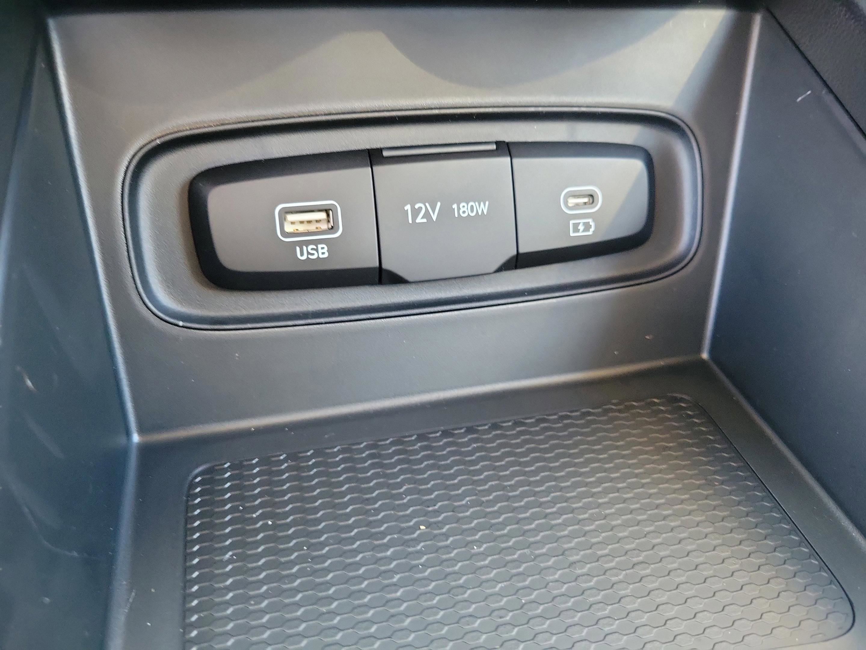 New 2026 Hyundai Venue SE image 28