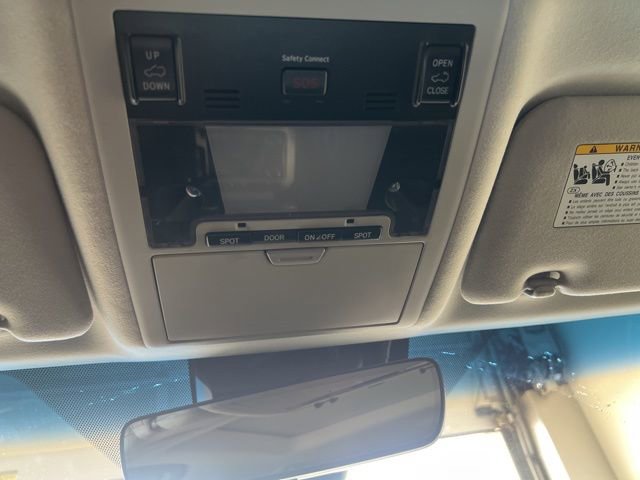 Used 2016 Toyota Land Cruiser AWD/4WD image 27