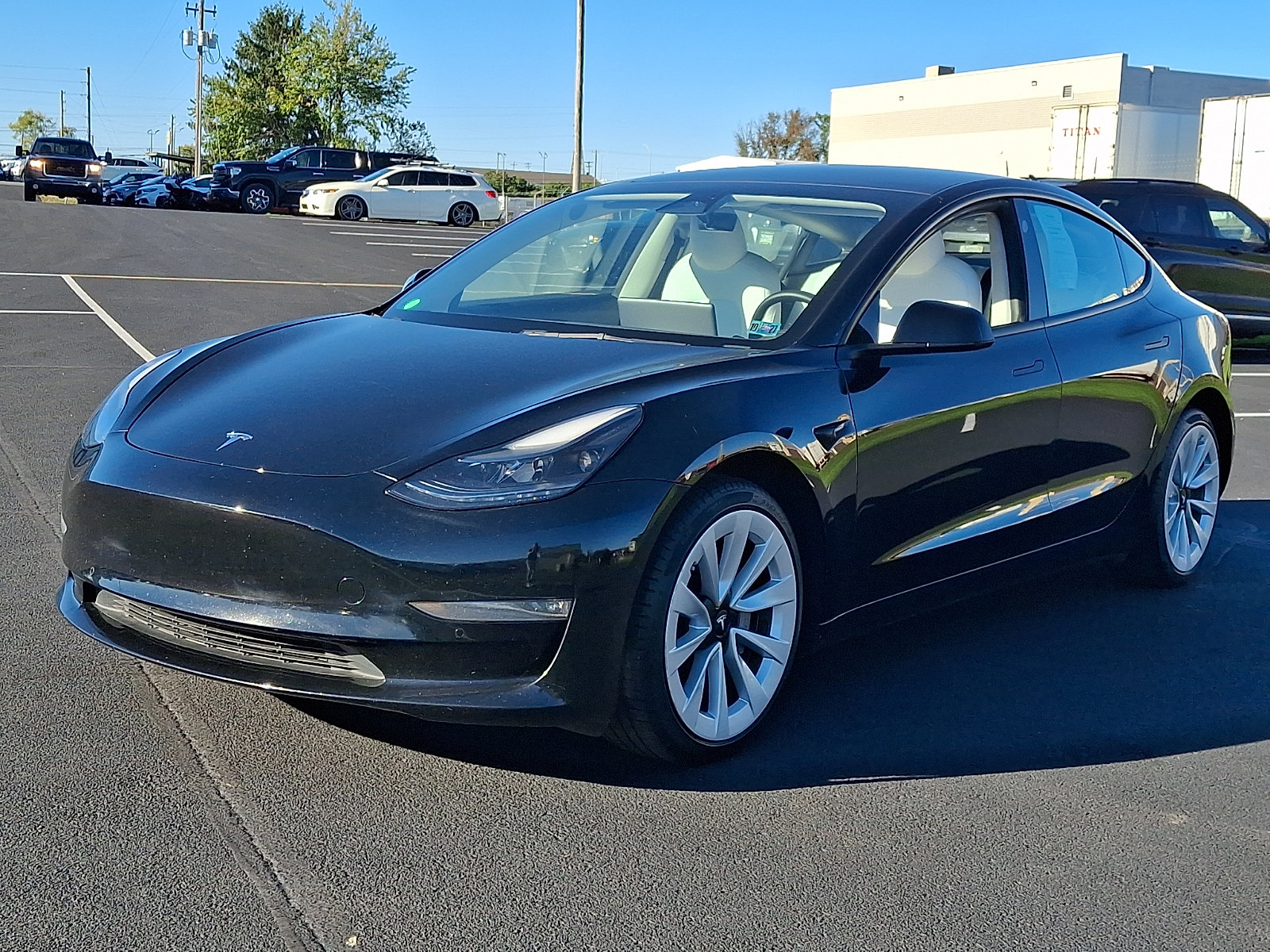 Used 2022 Tesla Model 3 Long Range AWD/4WD image 3