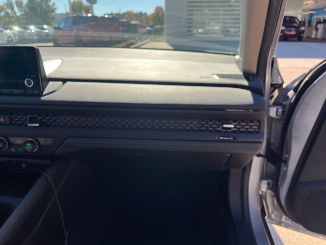 Used 2025 Honda Accord SE image 33