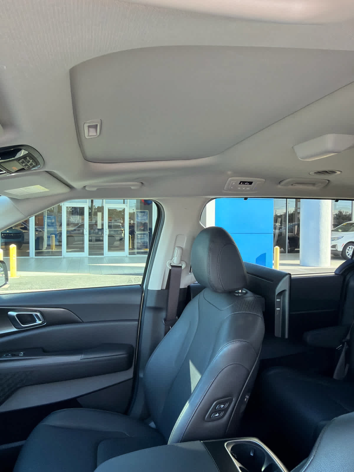 Used 2025 Kia Carnival SX Prestige FWD image 23